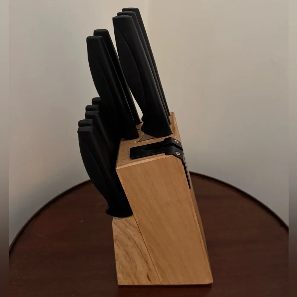 Wooden Holder, 10 Piece Stainless Steel Knife Set with Built-In Sharpener